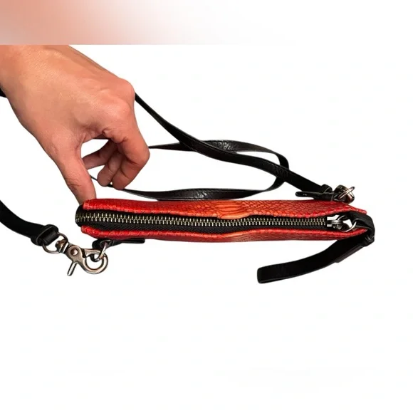 ✨FOLEY + CORRINA✨Snakeskin Crossbody Bag - Picture 3 of 5